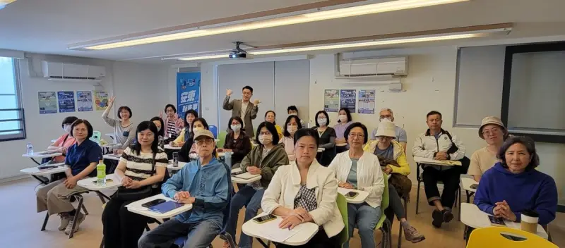 桃園社區大學全班合影